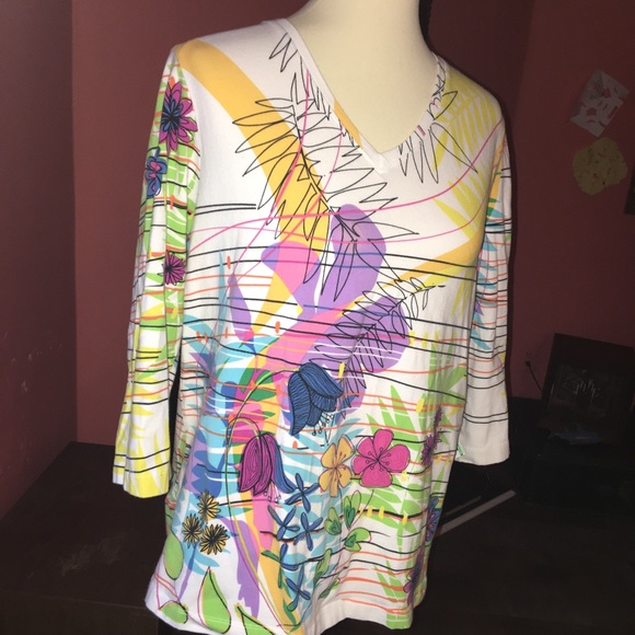Chico’s colorful springtime neck 95% cotton top - Picture 2 of 5